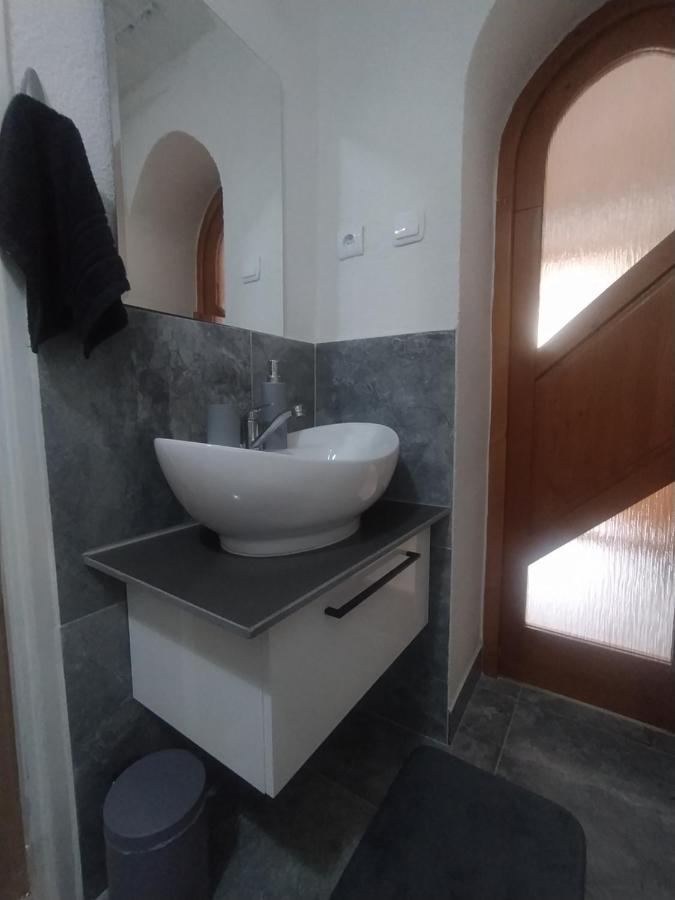Apartman Karin Huty Dış mekan fotoğraf